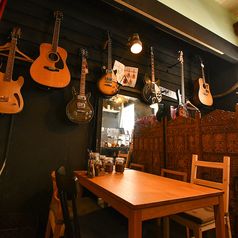 AMPERSAND GUITARS CAFE アンパサンドギターズカフェの雰囲気1