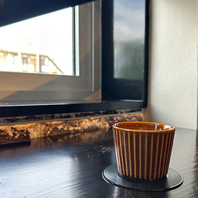 おひとり様歓迎◎電源完備の1人掛け席も