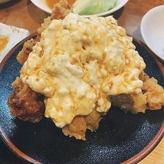 たっぷりタルタルソースが食欲をそそる自慢の料理たち◎の写真