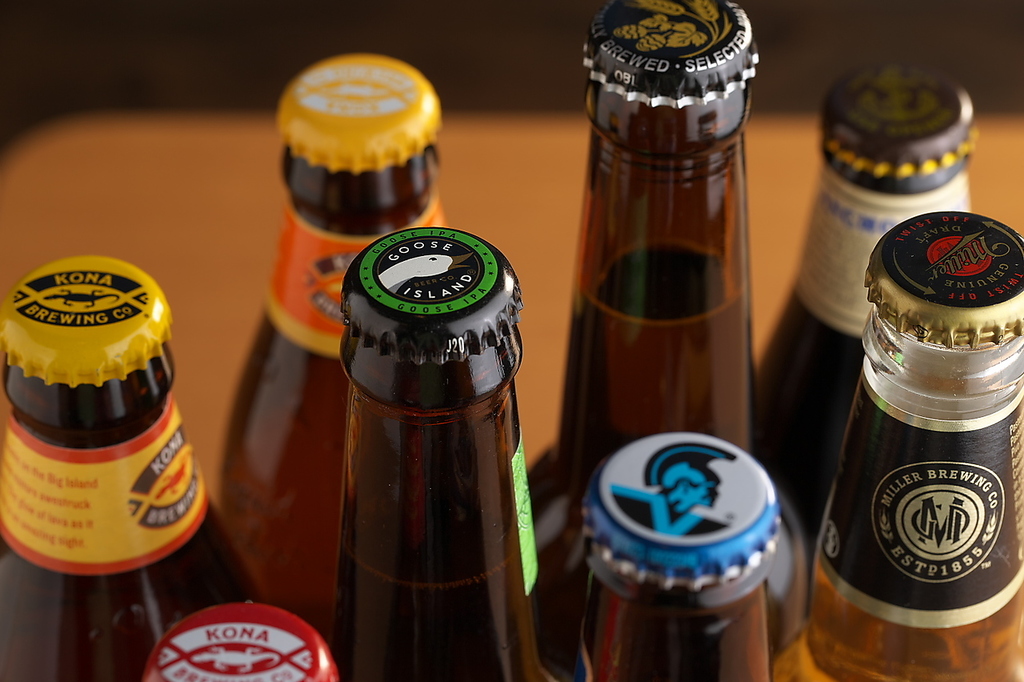 ボトルビールも常時12種類。タイプの違うビールを取り揃えております。