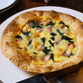 料理メニュー写真&nbsp;ベーコンとほうれん草のピザ