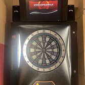 VIP席ならダーツも投げ放題！！こちらも無料でできるためみんなでやるも良し！練習で1人プレイを何回もできる為これもまたPUKU PUKUならではの遊びの一つ！！