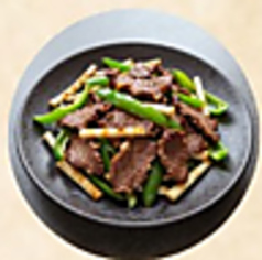 牛そずり肉の青椒肉絲