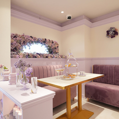 デートや女子会などの各種シーンで幅広くご利用ください。※お花の確約席を希望のお客様は+500円/人を追加でいただきます。