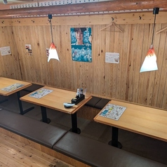 テーブル席側の掘りごたつのお席。小団体様にお勧めです♪もちろん連結可能。店舗の貸切も歓迎です！
