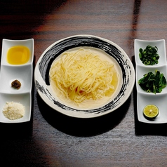 カッペリーニ　イン　ブロード～６種類の薬味を添えて～