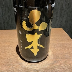 山本　純米吟醸ピアブラック