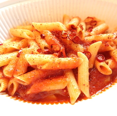 ペンネ・アラビアータ(ペン状のショートパスタ)