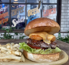 フライドカマンベールバーガー【FRIED COPMEMBERT CHEESE BURGER】