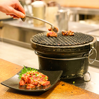 ジンギスカン鍋と網焼きの二種類