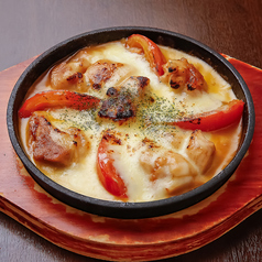 鉄板チキン トマトチーズ