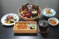 料理メニュー写真 【ランチ】　彩（いろどり）　海鮮サラダ、天ぷら、吹き寄せ御飯の入った贅沢なランチ