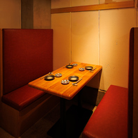 ゆとりのあるお席でのんびりとお食事を