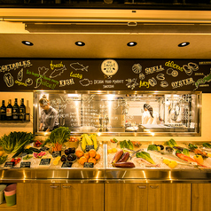 個室 肉バルVS魚バル デザインフードマーケット 新橋店の特集写真