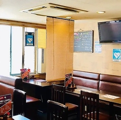 地元のご友人との時間におすすめな4名様席！お得な飲み放題単品1408円(税込)もございます！仲間内で気兼ねない時間を☆