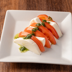 トマトとモッツァレラのカプレーゼ