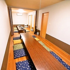 【特別な日を貸切で楽しもう！】大人数の集まりにぴったりなフロア貸切もご用意！60名様まで利用できる座敷席は仲間と一緒に楽しい時間を過ごすのに最適♪貸切条件がなく会場使用料も無料なので気軽にご利用ください♪