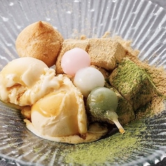 黒糖きなこわらび餅ひと口バニラアイス添え