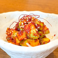 料理メニュー写真&nbsp;食べて絶品！アボカド生キムチ