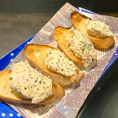 サーモンリエットのブルスケッタ