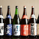 日本酒は全10種ご用意しております。一合ずつ頼んで飲み比べするのがおすすめの楽しみ方です◎