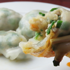 ニラとエビが主役！皮から手作り絶品エビニラ饅頭の写真