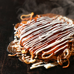 お好み焼も食べたい、でも焼きそばも食べたい、そんな欲張りなお客様へまさに一石二鳥な逸品。