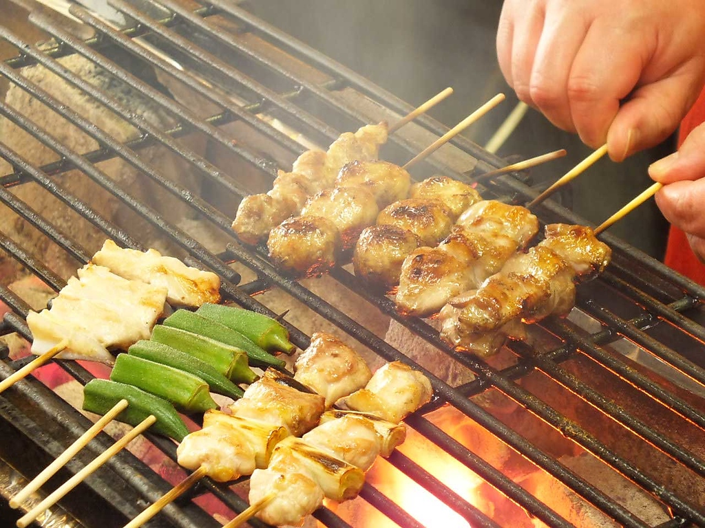 仕事帰りにもオススメの居酒屋です♪お財布に嬉しいリーズナブルな焼鳥を、思う存分ご堪能ください♪