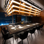 高層階からの景色とともに落ち着いたオトナの時間をご提供