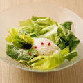 料理メニュー写真 まん丸！シーザーサラダ