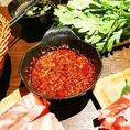 四川料理は豊富なスパイスを使った辛さや痺れが特徴。特に火鍋は、3000年前から食べられていたと言われているほど歴史の深い料理です！