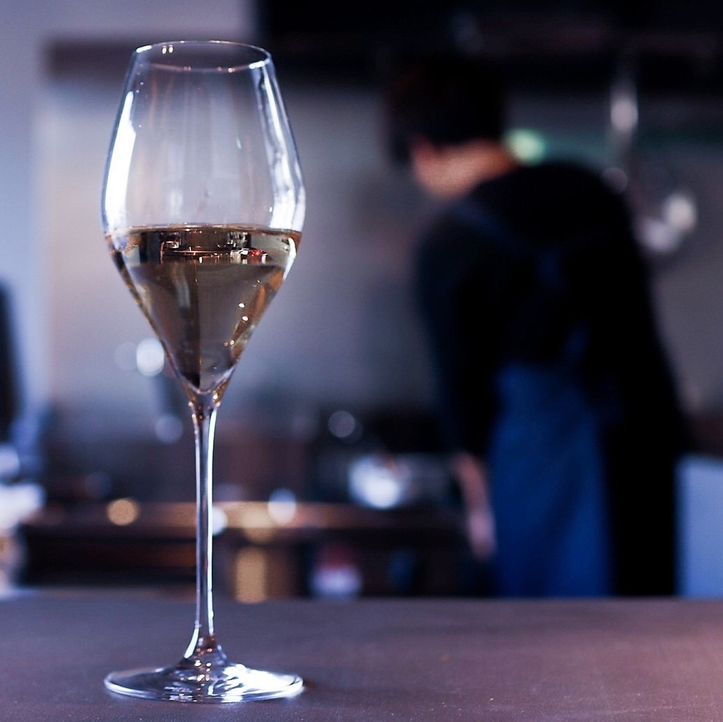 【こだわりのワインをあり】お料理に合わせてお選びいただけるようお酒を豊富に取り揃えております。