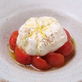 料理メニュー写真&nbsp;小松市・本田農園トマトとブッラータチーズのカプレーゼ