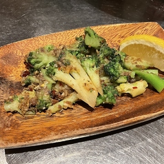 ブロッコリーのアンチョビガーリック炒め