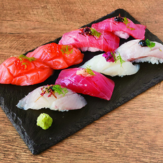 にぎり寿し8カン盛合せ(上)