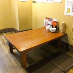 肩肘張らずにくつろげるお座敷。