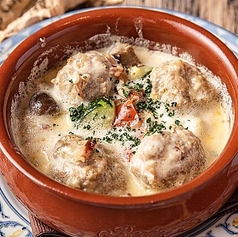 アルボンディガス＜肉団子のクリーム煮込み＞