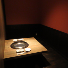 清潔感のある店内は全席完全個室！最大20名様までご利用可能です♪ご家族でのお食事はもちろん、ご宴会や大人数のお集まりにもぴったり◎