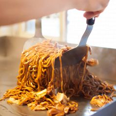 【鉄板で焼き上げる看板メニュー！】