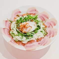 リピーター続出！ローストポーク温玉丼