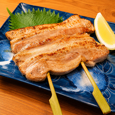 愛豚酒場の逸品！ジャンボ豚バラ串 