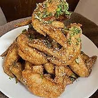 旨辛の仙台手羽先と優しいおばんざいの最高の組み合わせ