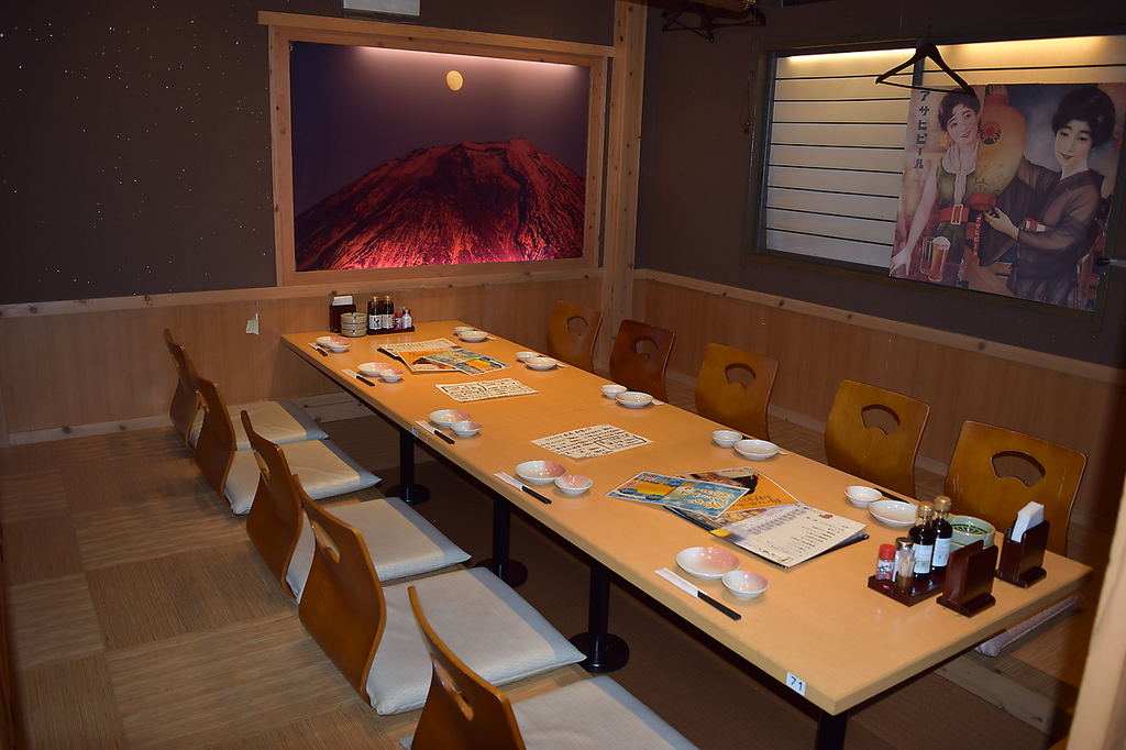 落ち着いた雰囲気の店内！個室は少人数～最大35名様までＯＫ！