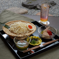 香ばし玄米茶つゆで味わう冷し稲庭うどんセット