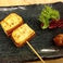 【串】燻製豆腐の串焼き