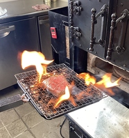 超高温の石窯で焼くステーキ♪