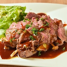 素材の旨味を最大限に引き出す肉料理！