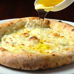 クアトロ・フォルマッジ（ハチミツ添え）