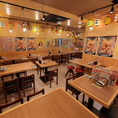 仕事終わりの一杯から二次会利用まで、気軽に立ち寄れる居酒屋。店内喫煙可能なので、ビールやハイボールを片手に料理をつまみながら、思い思いの時間を過ごせます。仲間との飲み会にもぴったりの使い勝手の良い一軒。