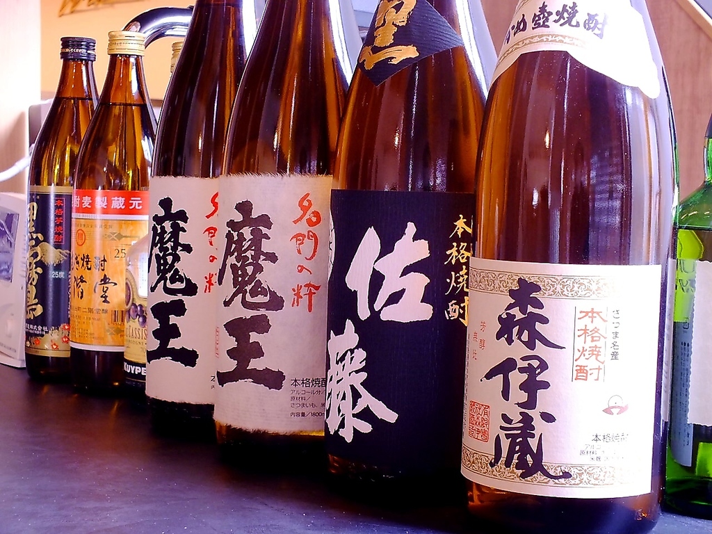 日本酒や焼酎、店長おすすめスパークリングワインと炭火焼きの絶妙な組み合わせをお楽しみください。